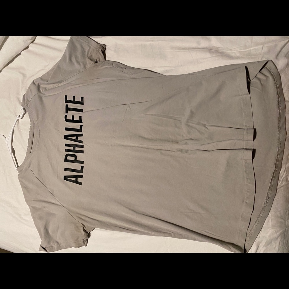 Men’s alphalete shirt